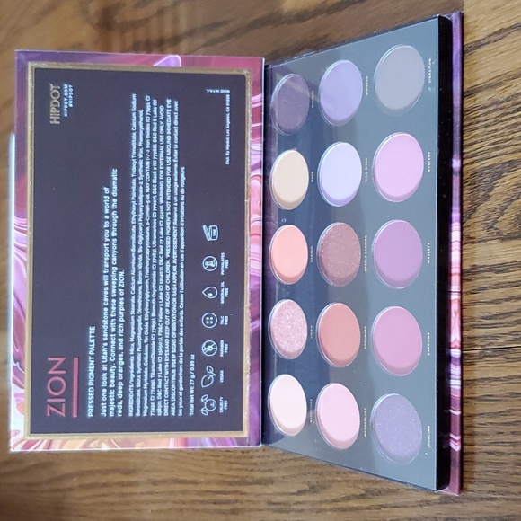 Makeup Bundle - Picture 2 of 5